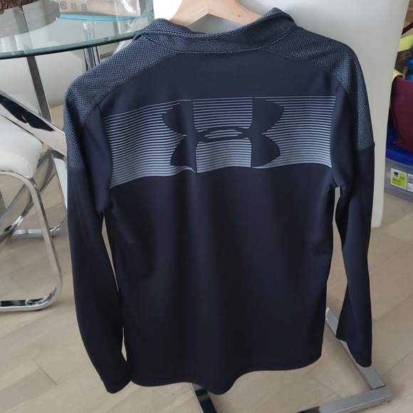 Youth Under Armour long sleeve shirt - Picture 2 of 2